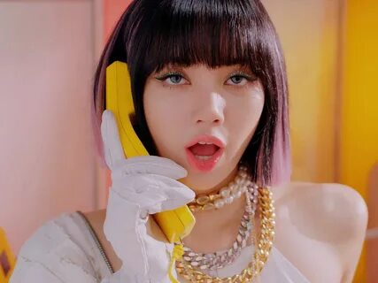 The 10 Most Expensive Jewelries Worn By BLACKPINK Lisa In "Ice Cream.