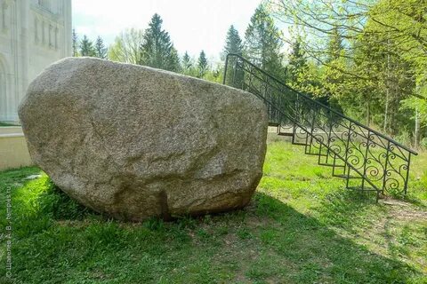 Камень считается
