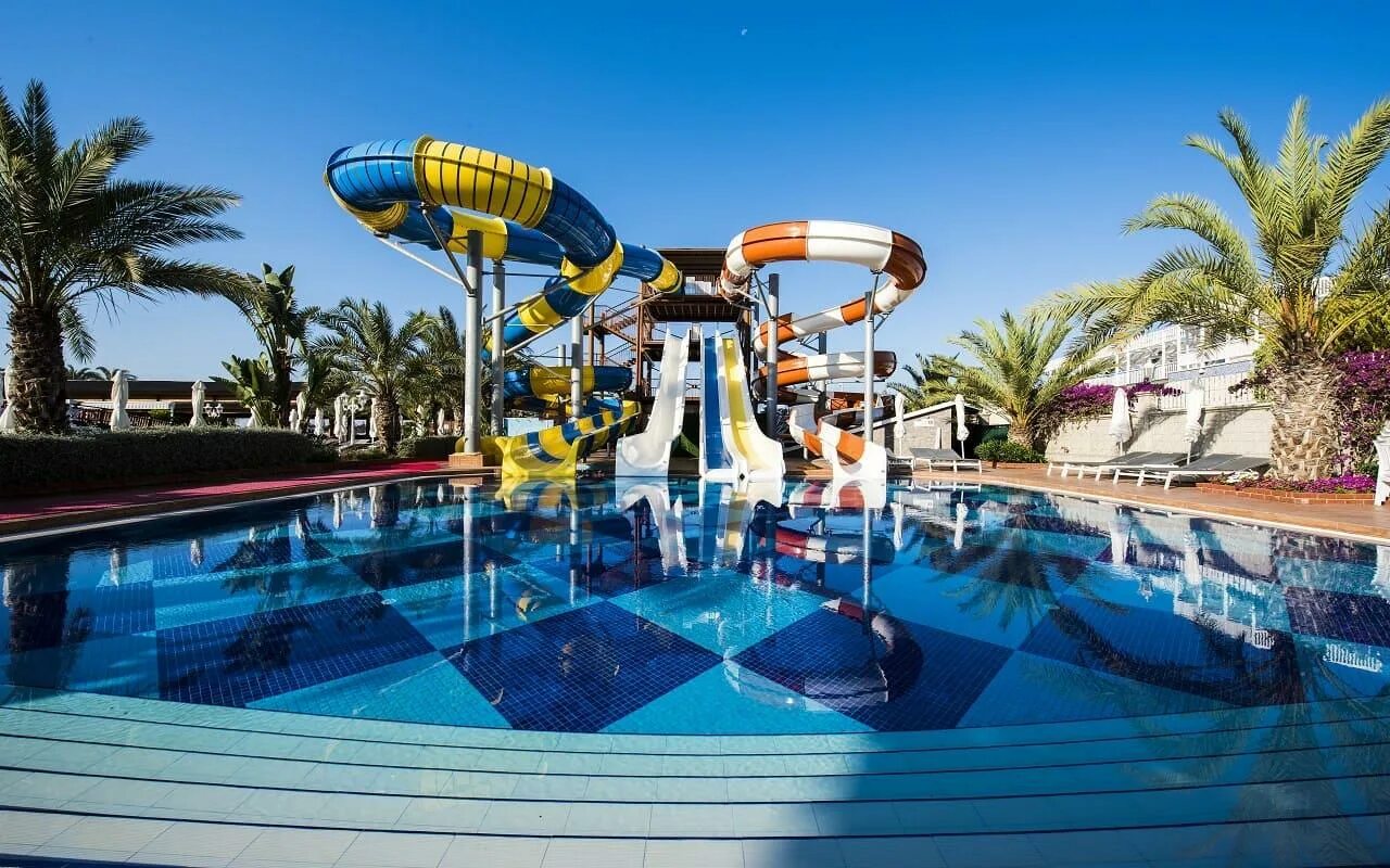 Quattro beach resort spa 5. Отель кватро бич алания турция. Quattro beach spa отзывы. Quattro beach resort spa 5 турция конаклы. Отель quattro beach resort & spa.