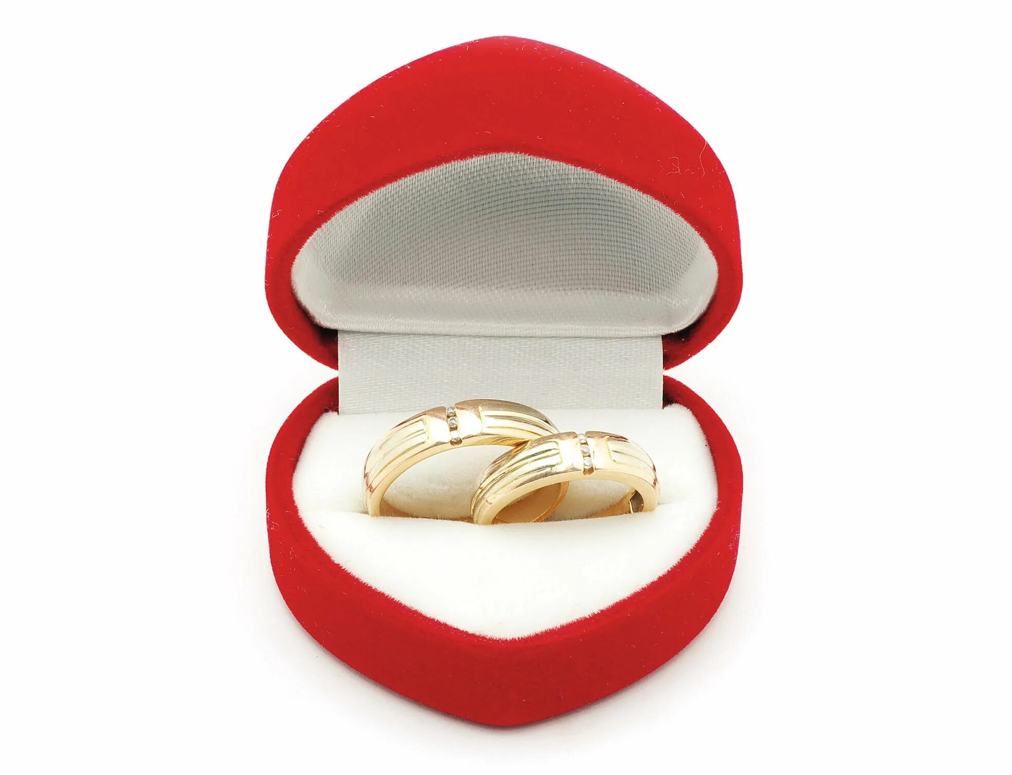 Получить кольцо в подарок. Обручальное кольцо в коробочке. Свадебные кольца в коробочке. Футляр для свадебных колец. Коробочка для колец на свадьбу.