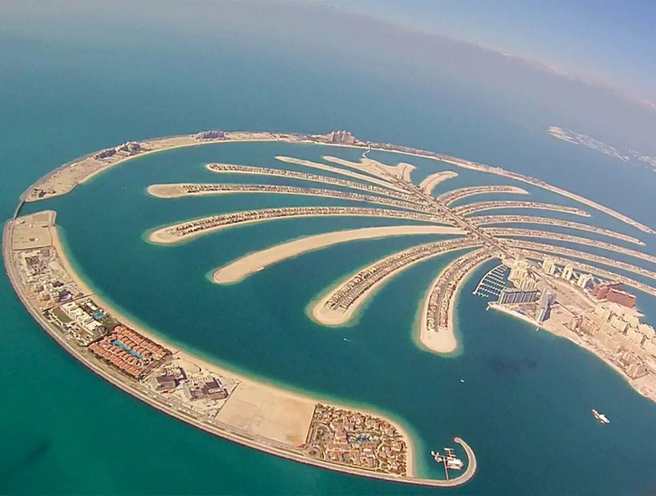 Пальма Джумейра Дубай. Пальма Джумейра 2019. Искусственный остров Пальма Джумейра в ОАЭ. Насыпной остров в Дубае Пальма.