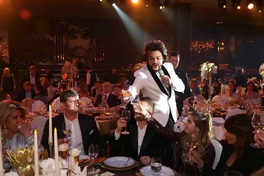 день рождения киркорова фото. ренат агзамов торт для филиппа киркорова. день рождения киркорова фото. день рождения аллы виктории 2021. филипп киркоров и алла виктория.