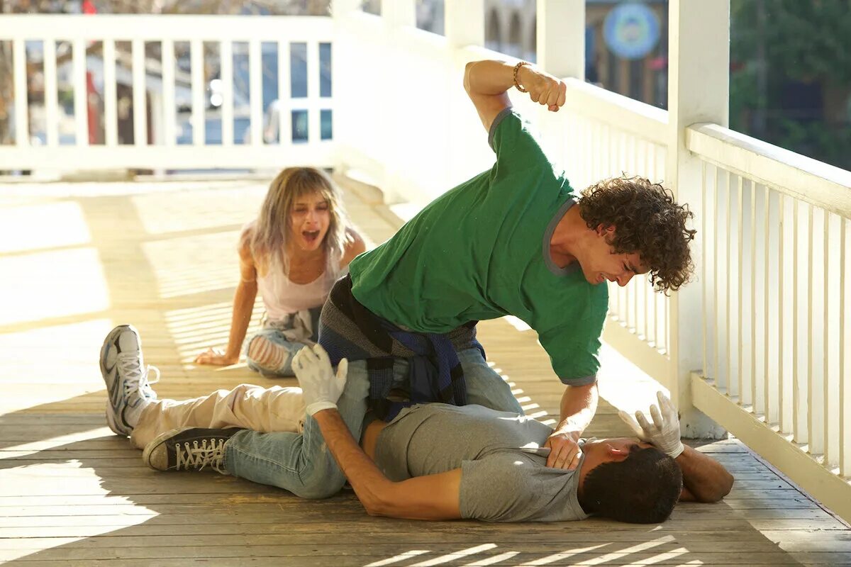 Тронутые 2. Тронутые 2. Зои кравиц тронутые. Тронутые 2. Дев патель тронутые.