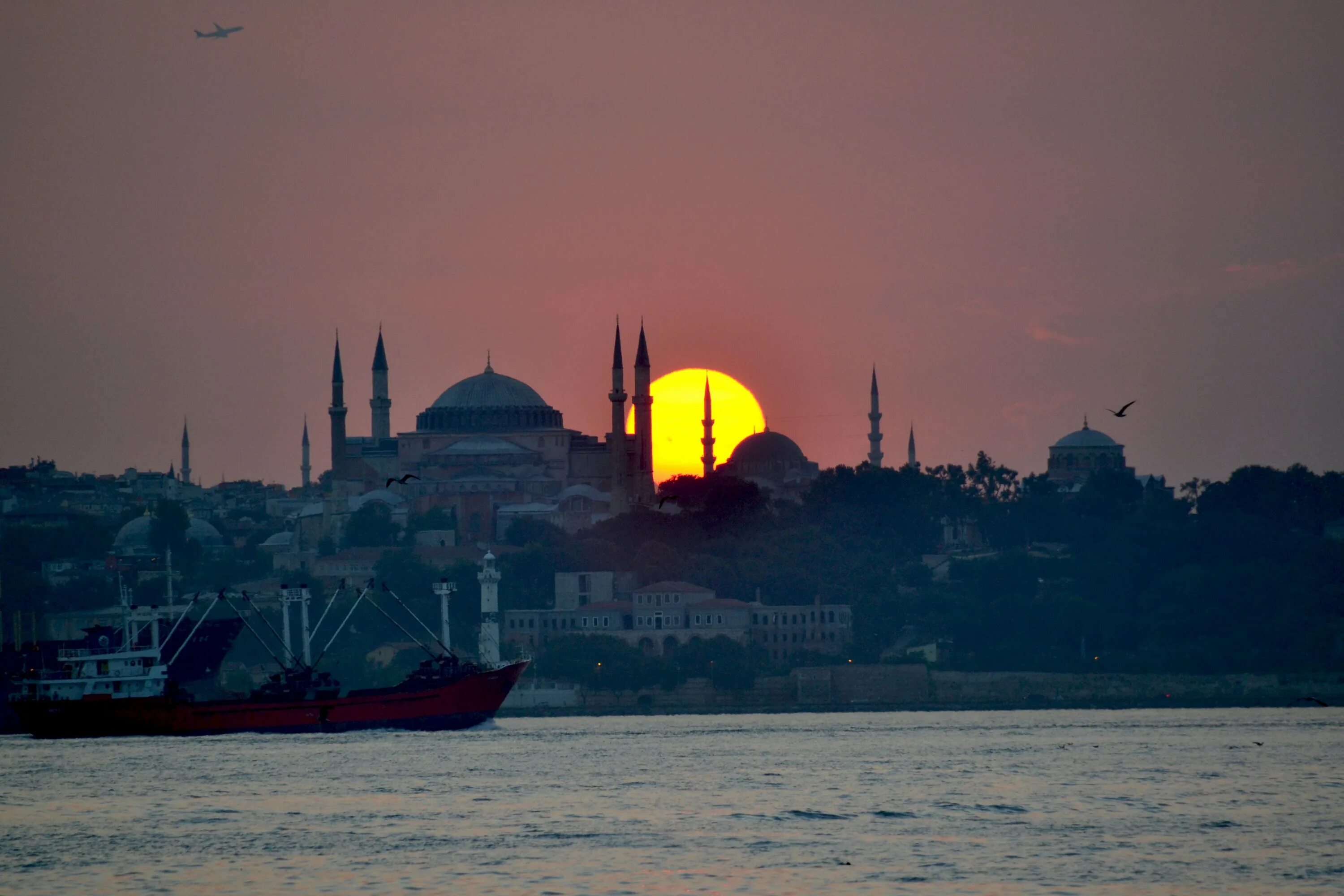 Земля времени в турции. Стамбул голубая мечеть Босфор. Голубая мечеть на закате Стамбул. Стамбул Босфор рассвет.