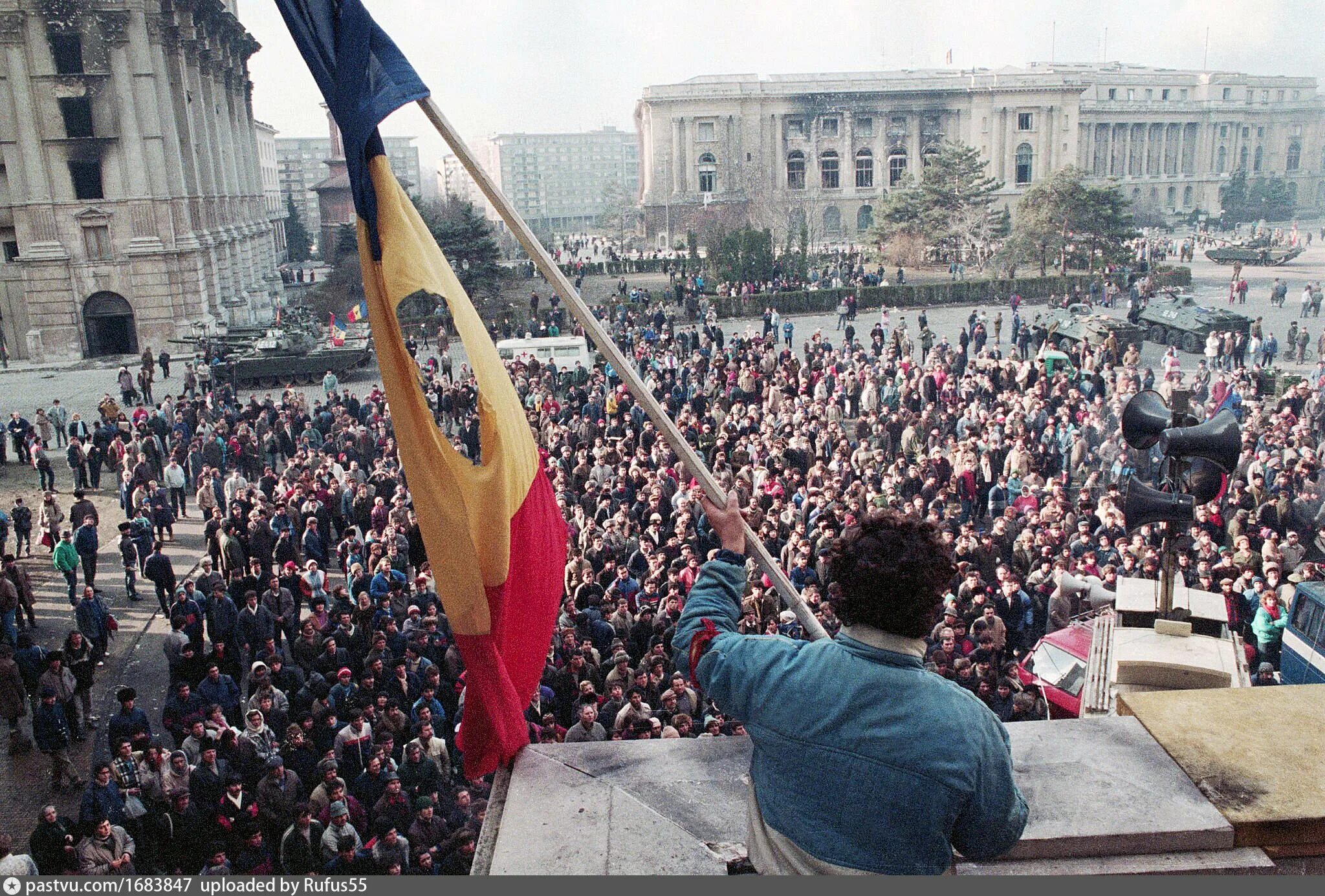 Революция 1989 года в румынии. Свержение чаушеску в румынии 1989. Румынская революция 1989. Революция в румынии в декабре 1989 году. Румыния демократия.