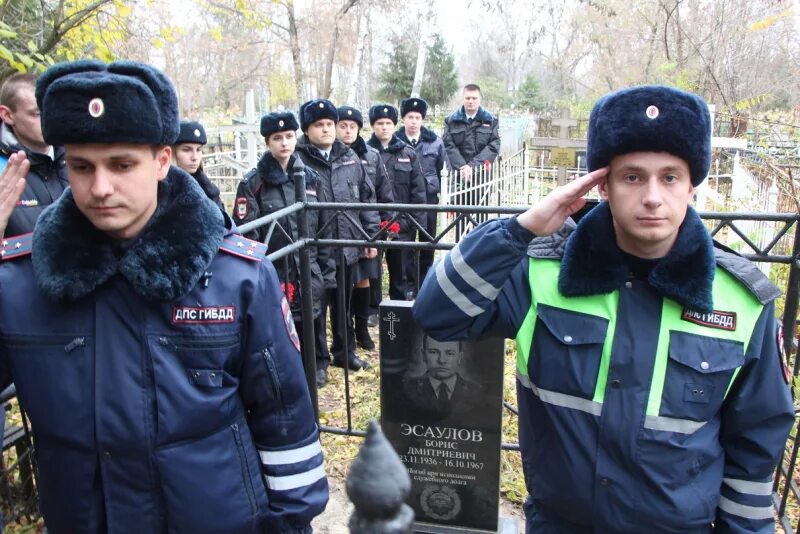 Возложенных на органы внутренних дел. Полицейские Тамбова. Сотрудник полиции. Работник полиции. Полиция молодые.