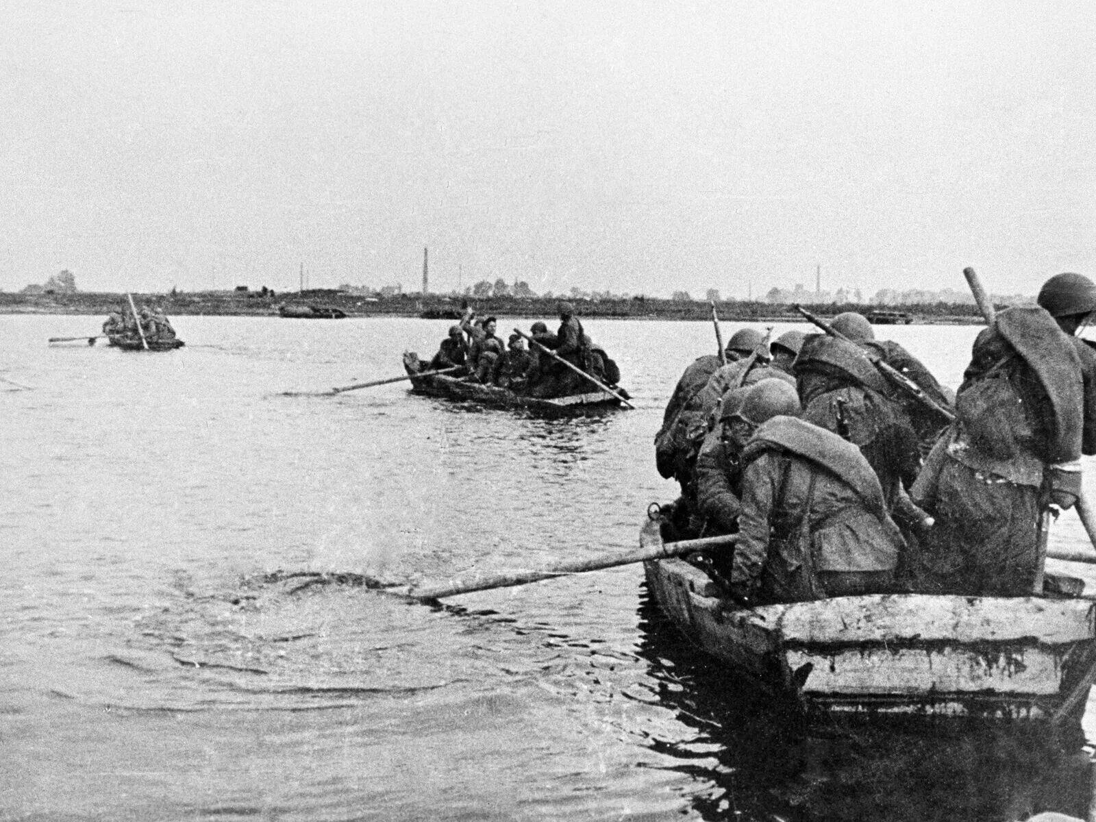 Форсирование днепра 1943 диорама. Форсирование днепра 1943 диорама. Непринцев форсирование днепра. Битва за днепр 1943 расстановка сил. Битва за днепр 1943.