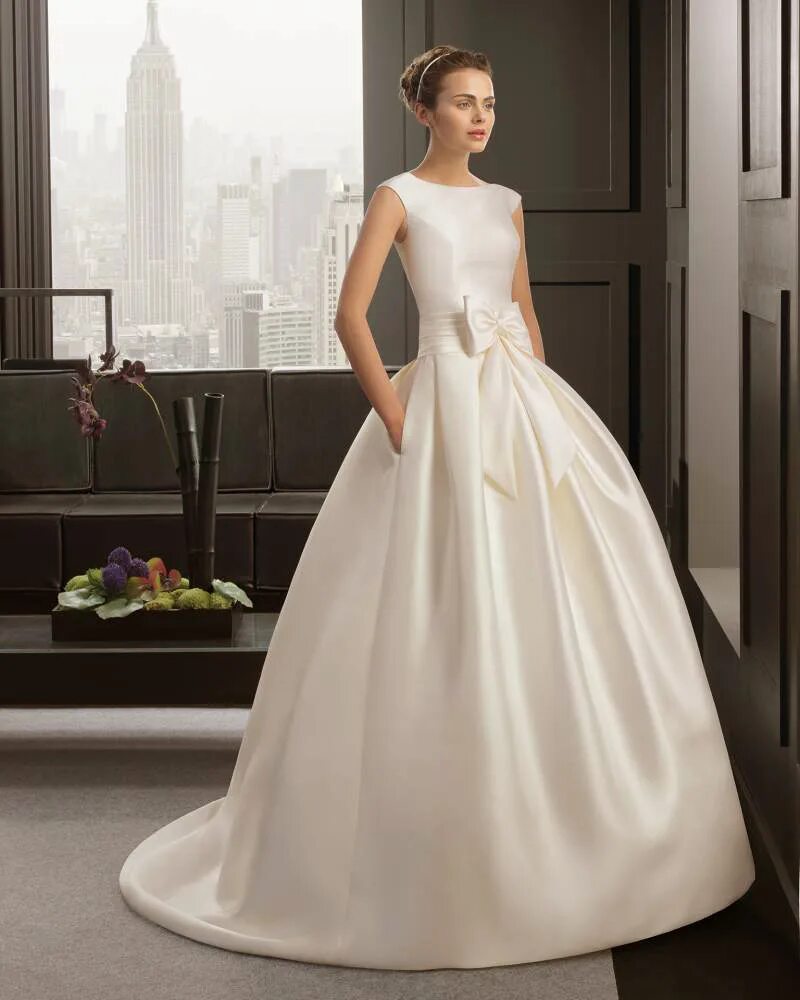 свадебное платье атласовое. платье naviblue bridal 13610. атласное свадебное платье. свадебное платье лодочка. свадебное платье классика.