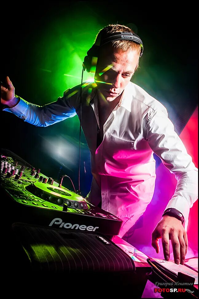 Пресс кит музыканта. Портрет в дидже. Dj фотосессия. Dj press. Dj press.