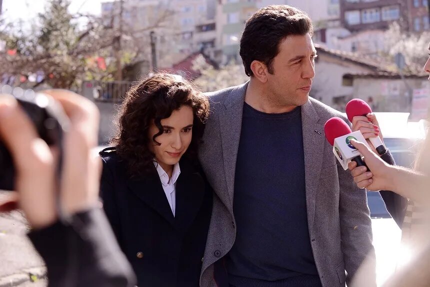 керем бурсин в ожидании солнца. в ожидании солнца/ günesi beklerken (2013-2014). керем бурсин в сериале в ожидании солнца. фильм в ожидании солнца 36 серия. зейнеп и керем турецкий сериал.