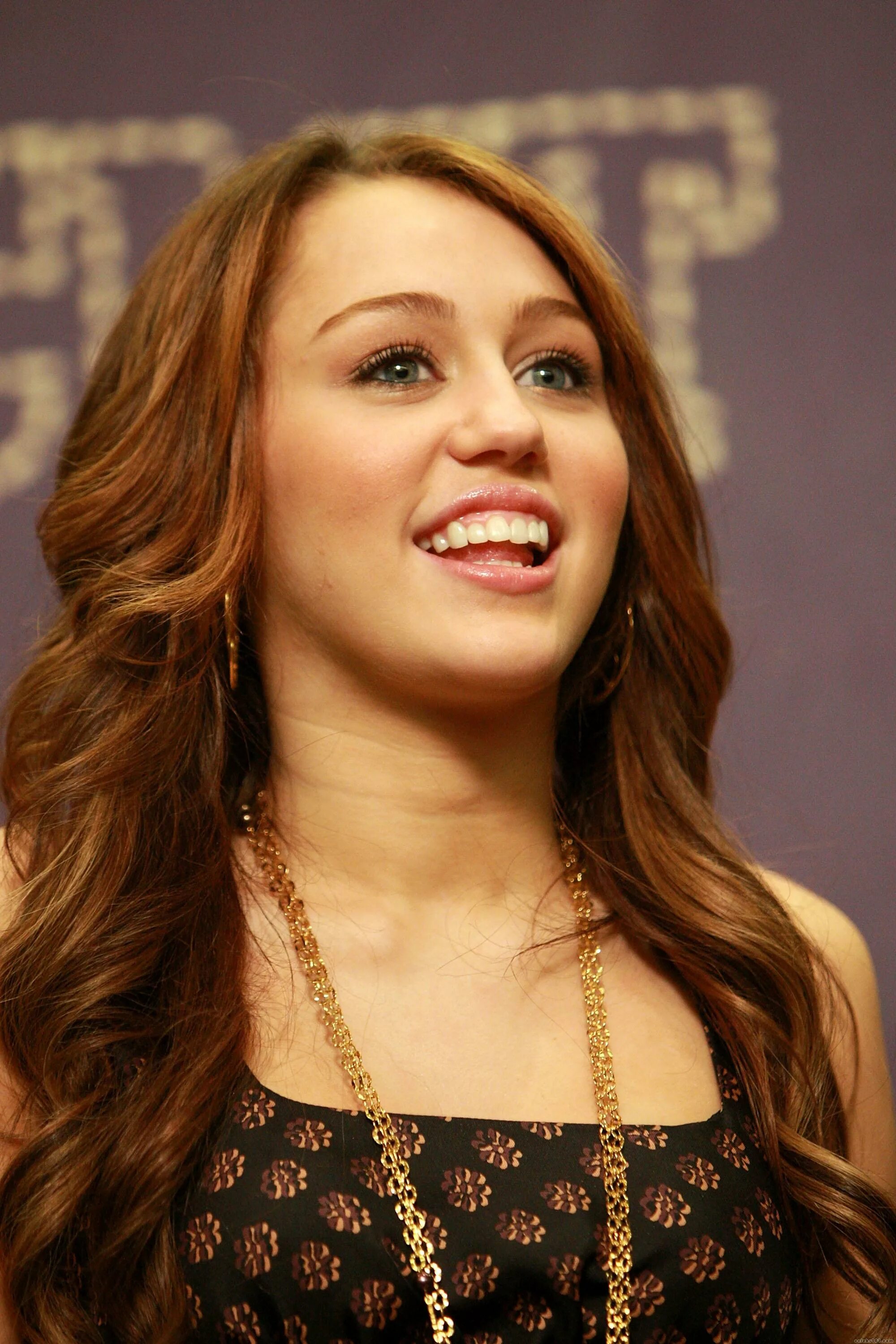 Miley cyrus grammy. Майли Сайрус. Майли Сайрус 2008. Miley Cyrus Grammy 2008. Майли Сайрус Grammy 2008.