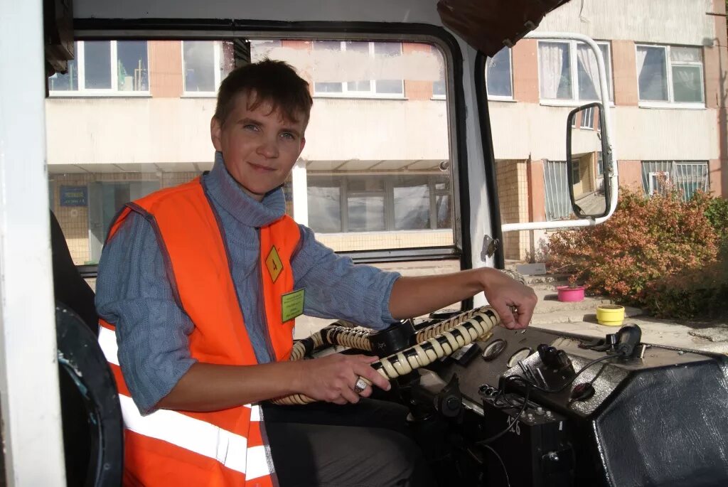 Муниципальное предприятие водитель. Муп липецкий пассажирский транспорт. Водитель газ. Муниципальное предприятие водитель. Подольский водитель фото.