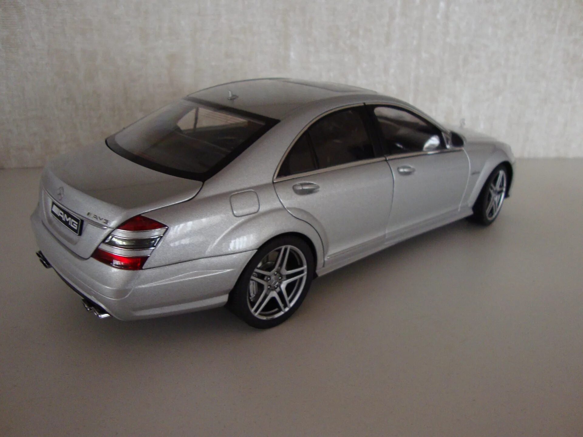 Mercedes s63 w221 1/18 AUTOART. W221 серый сатин. Мерседес 221 модель. Mercedes w221 модель 1:18. Мерседес 1 8 купить