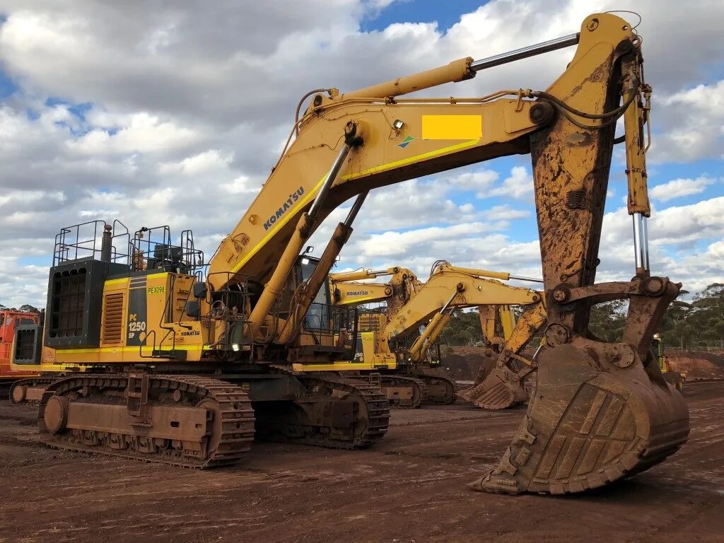 Экскаваторы комацу характеристики. Экскаватор Komatsu pc1250. Komatsu pc1250-8. Komatsu РС-1250. Экскаватор Komatsu 1250.