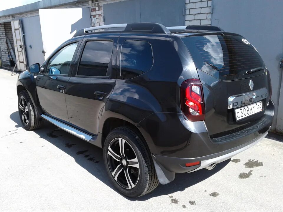 Черные диски renault duster. Диски рено дастер 2. Черное литье на рено дастер. 0 4х4. Диски рено дастер 2.