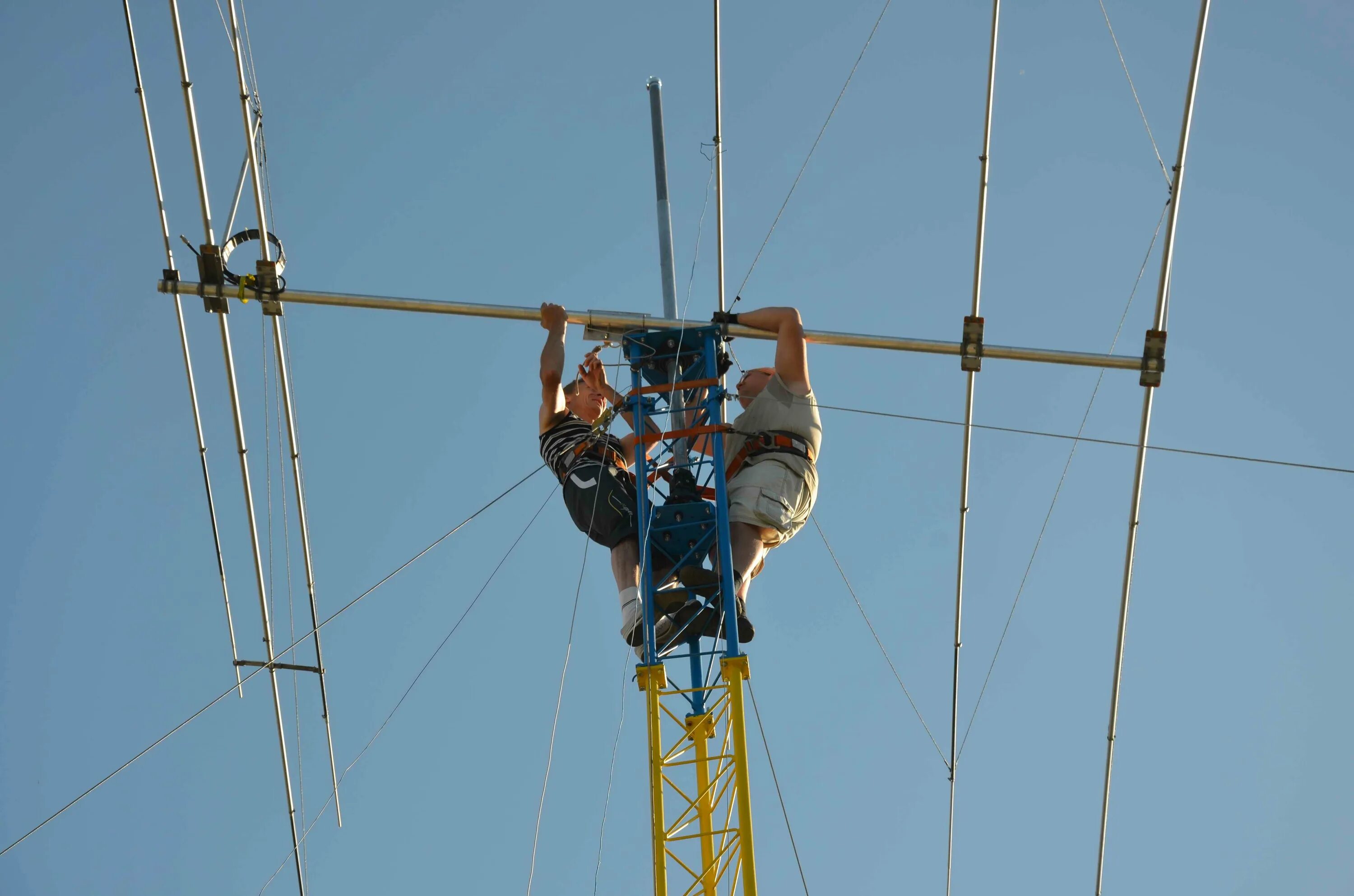 Мачта 20 метров. Мачта ct-s3t s стрела-3 15,2м. Опора связи 20 метров. Мачта вмон 25. Мачта связи 20 метров.