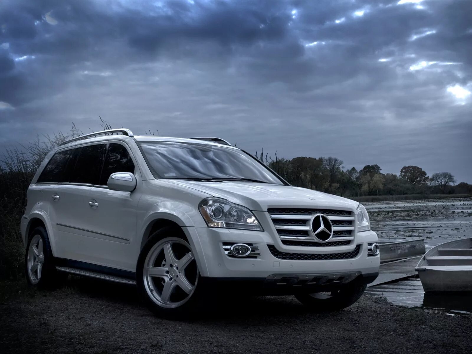 Мерседес бенц джип gl550. Mercedes benz внедорожник gl 350. Mercedes benz gl 550. Mercedes benz gl 550 amg. Авто мерседес gl.