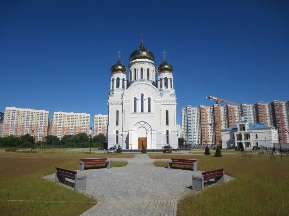 Церковь в некрасовке. Храм Покрова Пресвятой Богородицы на люберецких полях. Храм Пресвятой Богородицы в Некрасовке. Храм Покрова в Некрасовке. Покрова Пресвятой Богородицы Некрасовка.