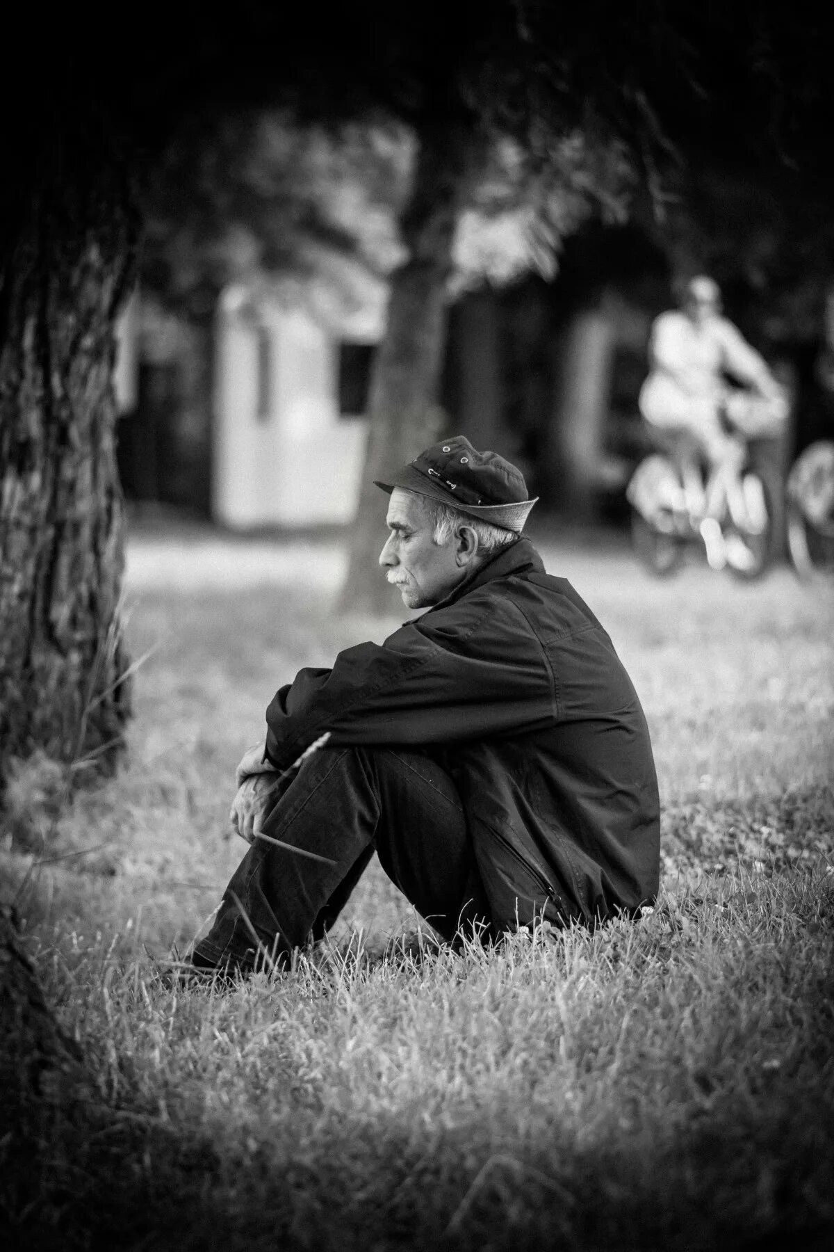 Фотка печали. Девушка в печали. Грустные картинки. Грусть картинки. Печальная девушка.