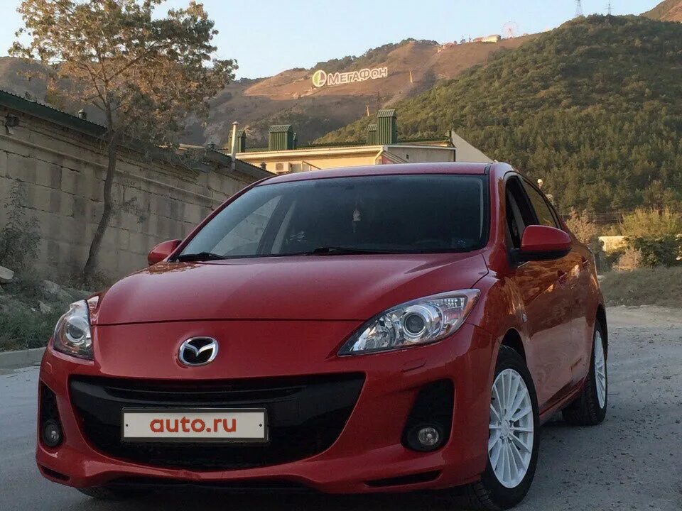 Мазда 3 купить в крыму. Mazda 3 II. Мазда 3 2011 красная. Mazda 3 2 поколение. Мазда 3 Рестайлинг 2011.