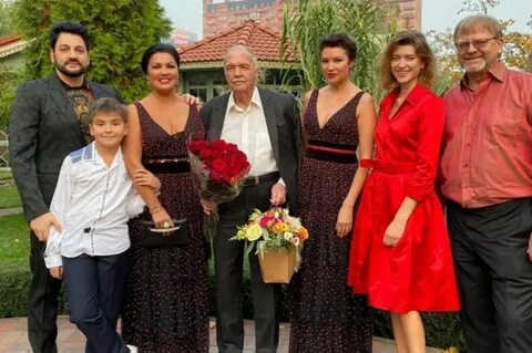 Биография мужа нетребко
