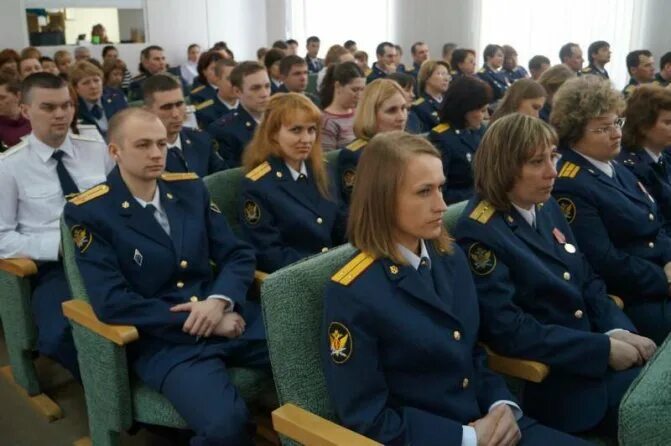 Фсин некомплект. УИС ФСИН. Сотрудники ФСИН России. Сотрудник ФСИН. Сотрудник УИС.