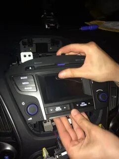 Снять магнитолу ix35