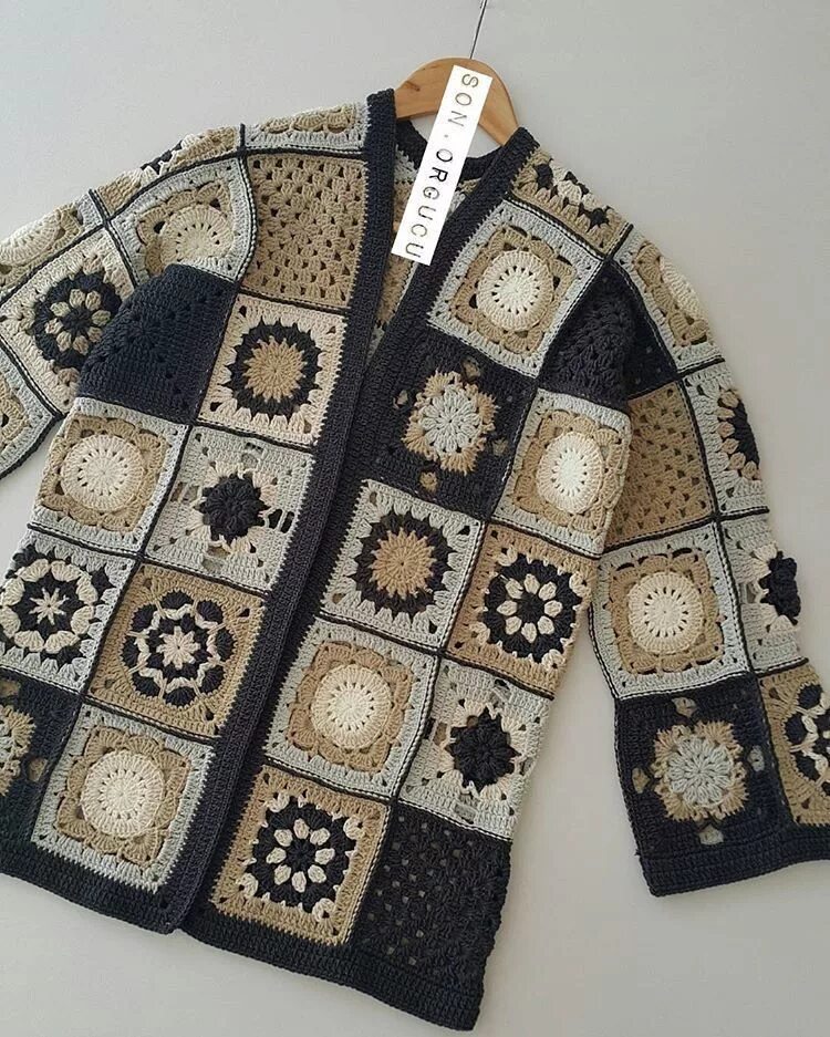 Жакет из бабушкиных квадратов. Вязаный кардиган бабушкин квадрат крючком. "бабушкин квадрат" - "pizzazz". Жакет бабушкин квадрат. Жакет из бабушкиных квадратов крючком.