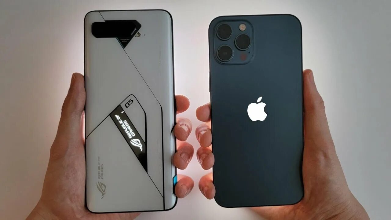 Айфоны асус. Iphone 13 vs ROG Phone 7. Iphone 11 vs ASUS ROG Phone 5s. ASUS ROG Phone 6 vs iphone 13. Асус Рог фон 5 ультимейт.