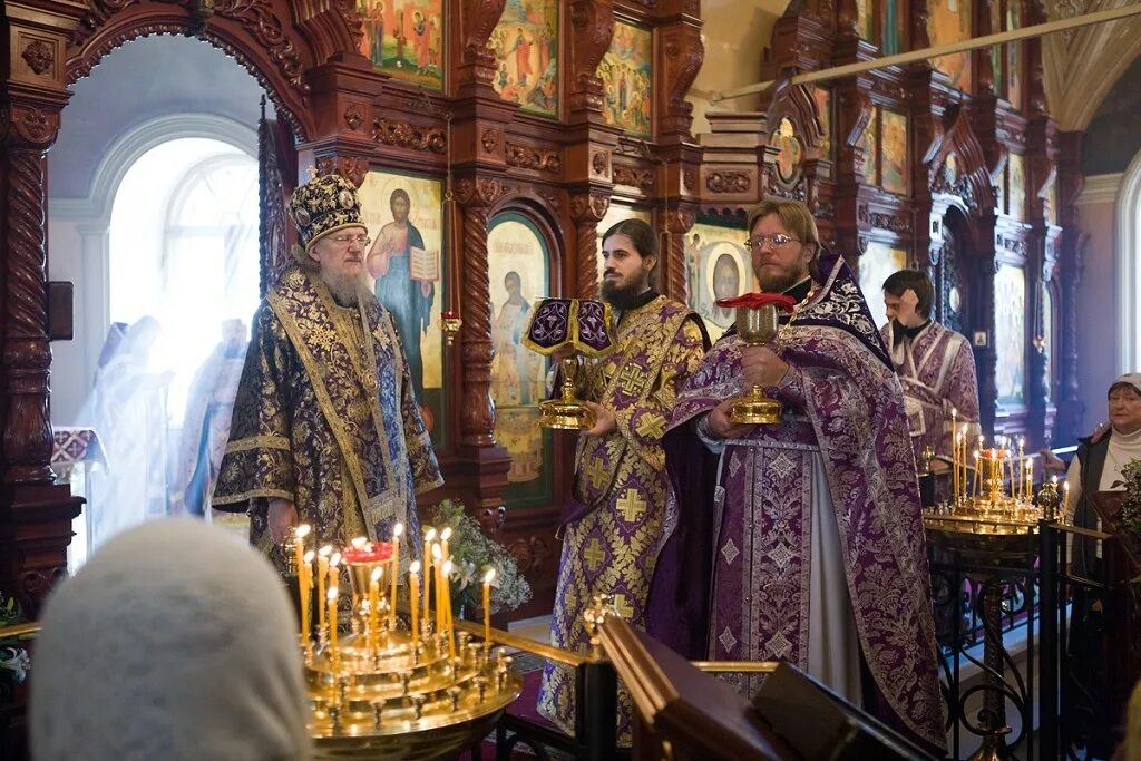 Крестовоздвиженская церковь на плющихе. Церковь воздвижения на плющихе. Храм на чистом вражке расписание. Храм на чистом вражке расписание. Храм в чистом вражке москве крестовоздвиженский.