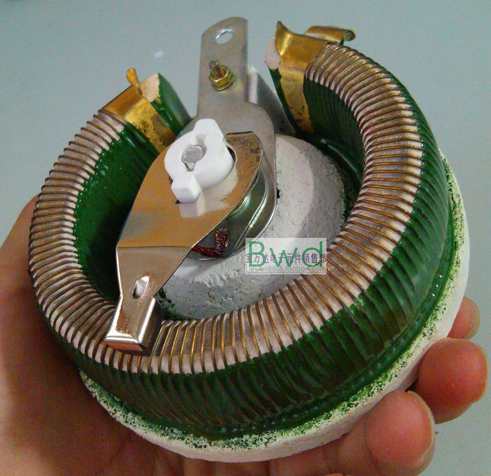 таблица сечения кабеля и ампераж. мощность пальчиковой батарейки на 1. формула мощности через сопротивление и напряжение. формула ампер вольт ватт. таблица вольт ватт ампер.