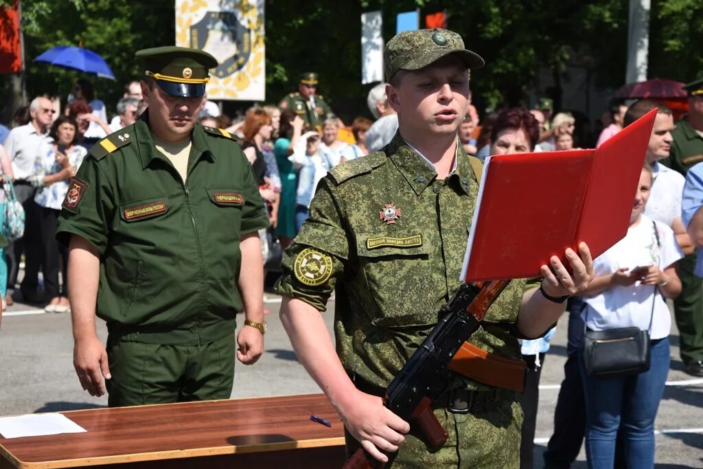 Офицеры запаса урфу. Кафедра военная алтгту военная. Сержант россии. Военная форма. Урфу военная кафедра выпуск.