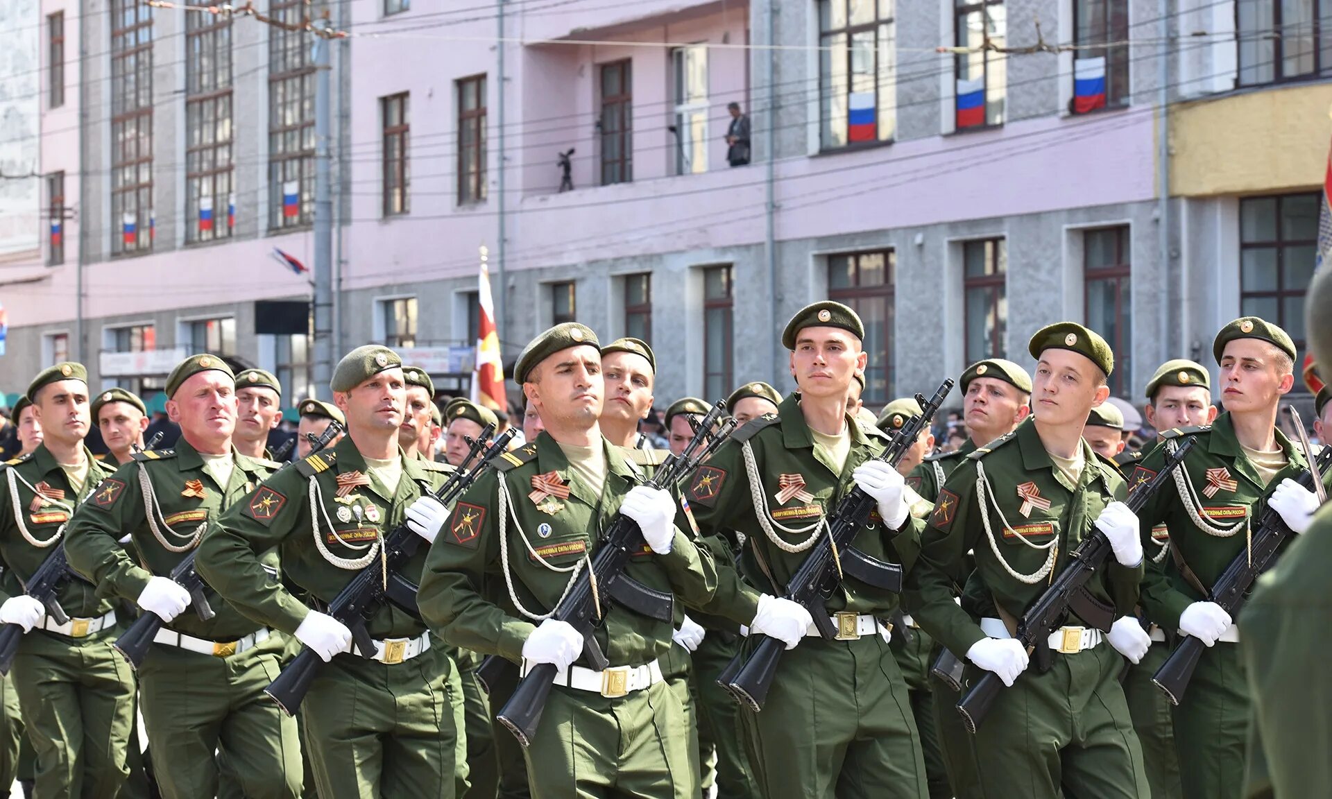 Брянск парад. Парад в брянск 2018. Парад 9 мая брянск. Брянск парад победы 2019. Парад брянск.