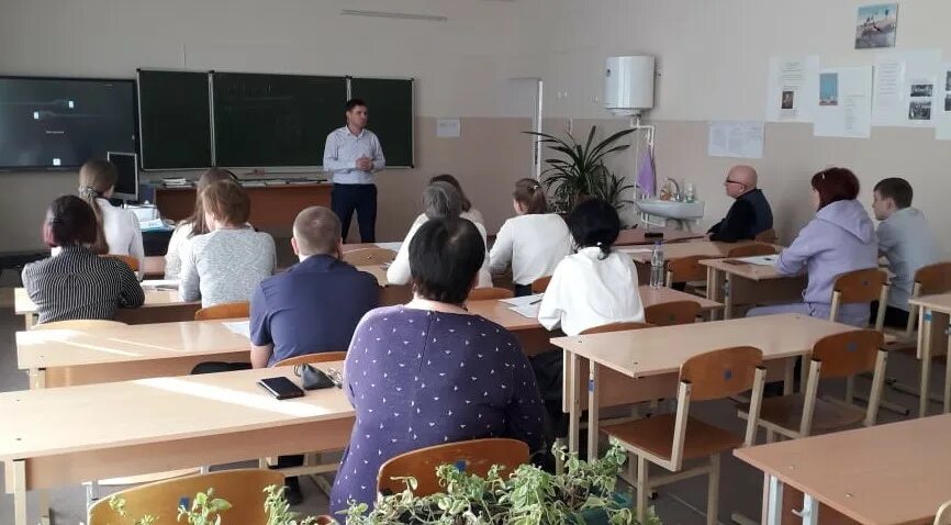 Что будет если не сдать пробный огэ. Экзамен огэ. школьники сдают огэ. экзамены огэ 2025. ученик на экзамене.