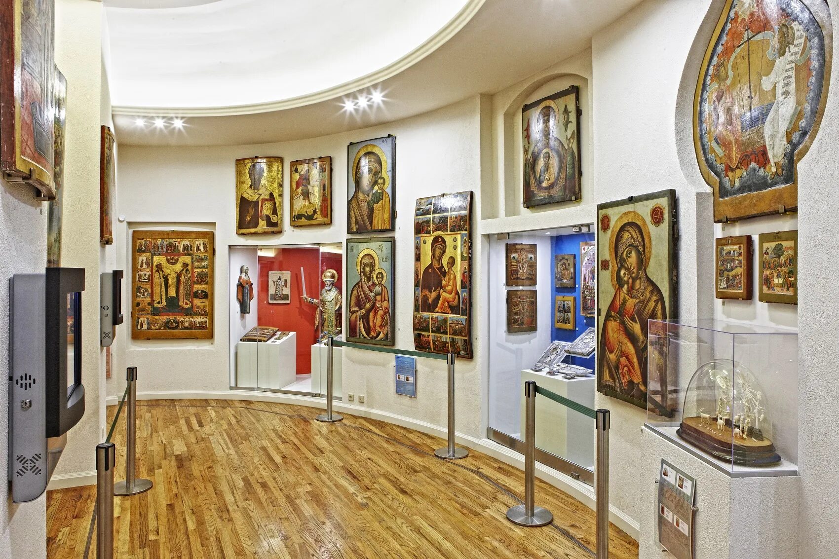 Музей истории религии спб буддизм. Гос музей истории религии спб. Музей религии питер. Музей истории мировых религий. Гмир экспонаты.