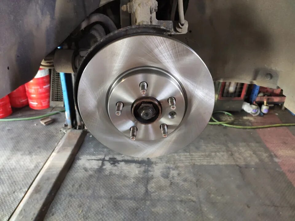 Задние дисковые тормоза шевроле круз. Диски и колодки delphi cruze. Маркерный диск chevrolet cruze 1. Замена тормозных дисков шевроле круз. Передние тормоза шевроле круз.