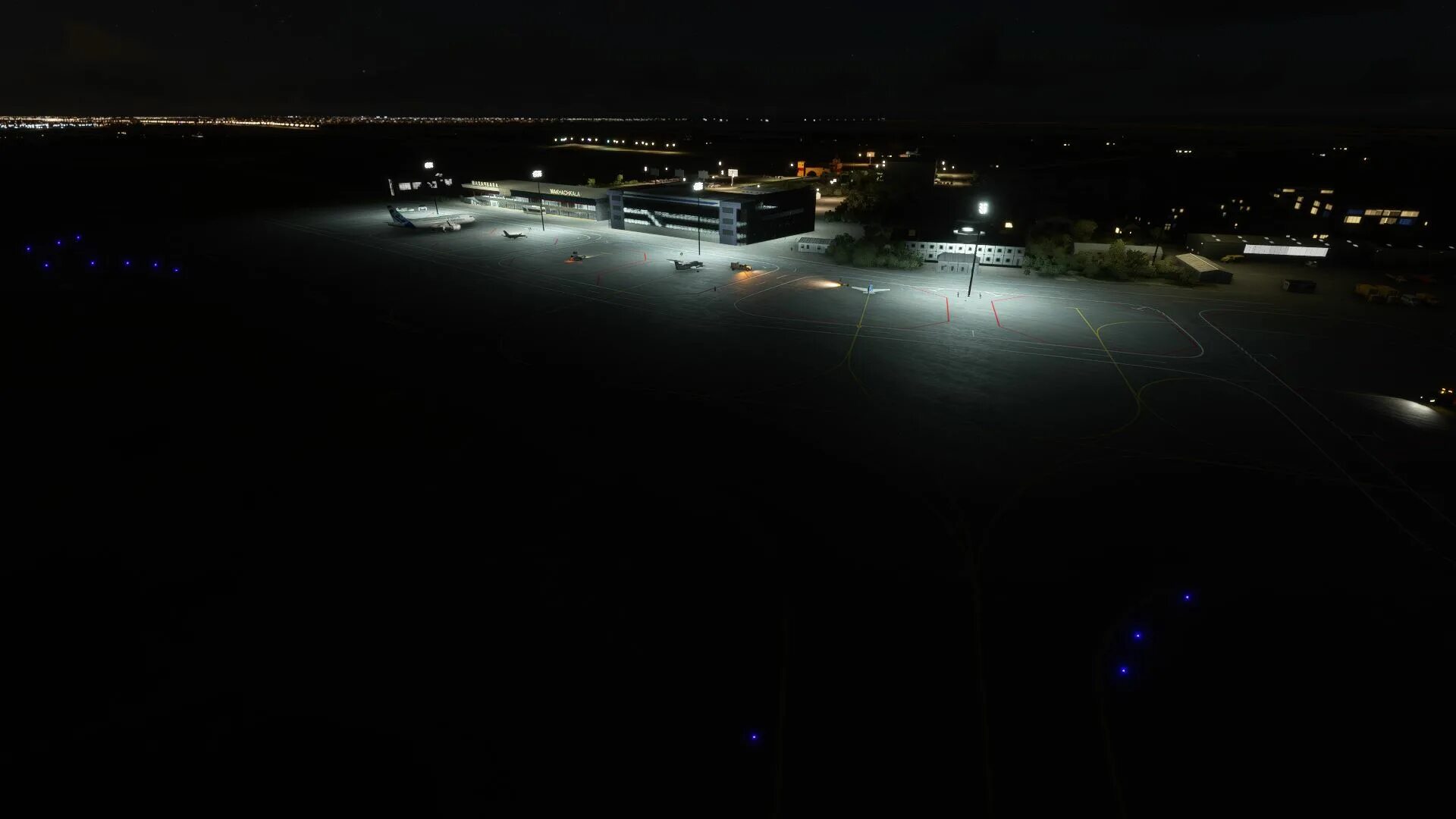 Аэропорт Уйташ Махачкала. Аэропорт Махачкала Уйташ 2020. Ночной аэропорт Уйташ. Международный аэропорт Махачкала ночью.