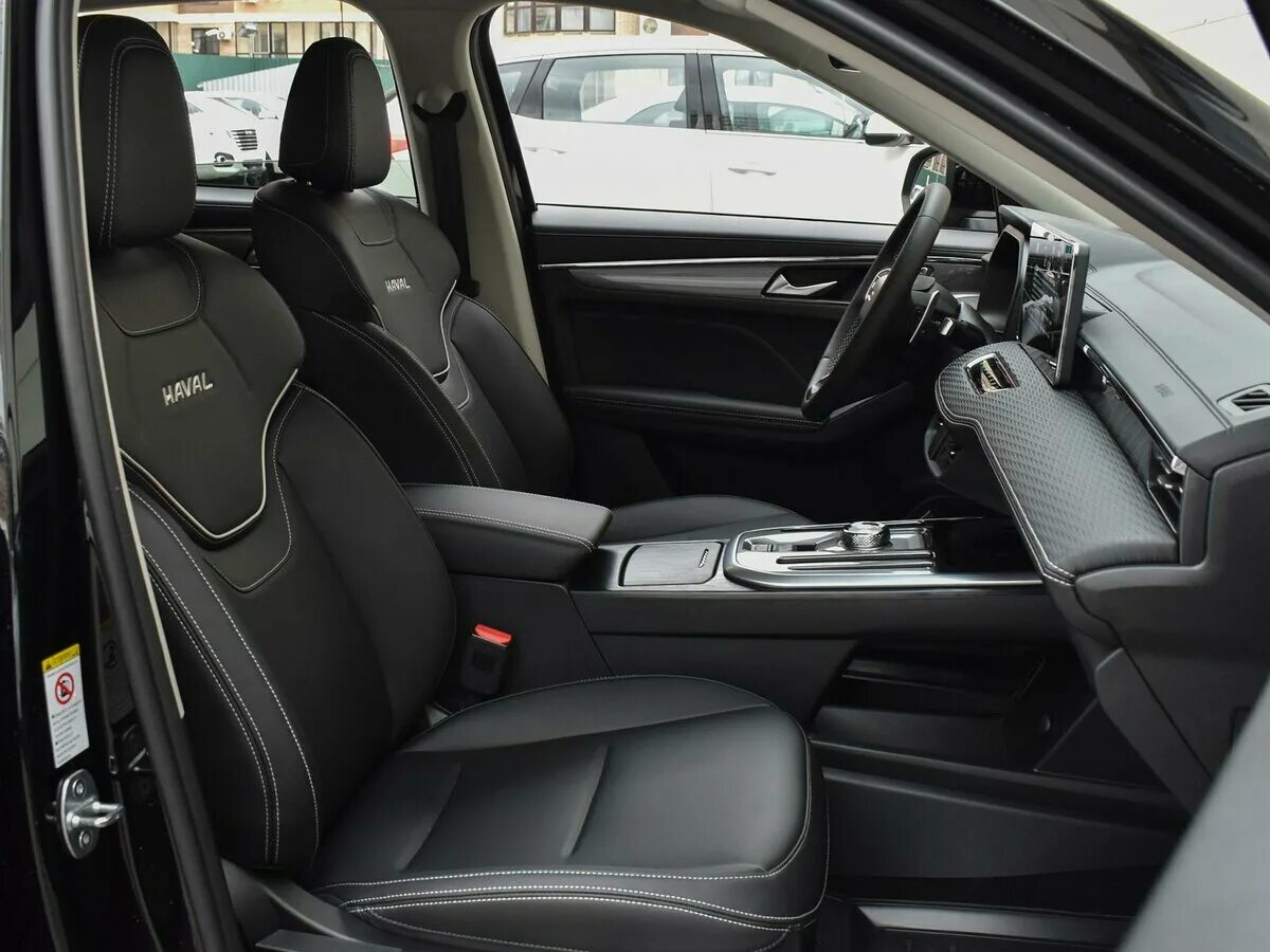 Новый haval jolion 2021. Джили атлас 2. Haval jolion интерьер. Хавейл джолион 2022. Jolion premium комплектация.