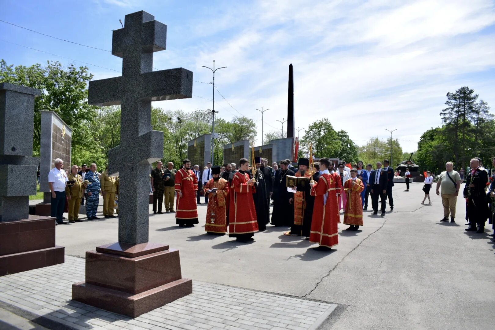 Новости г лабинска. Площадь Победы Лабинск. Мемориал памяти в Лабинске. Усть-Лабинск победа сквер. Достопримечательности Лабинска площадь Победы.