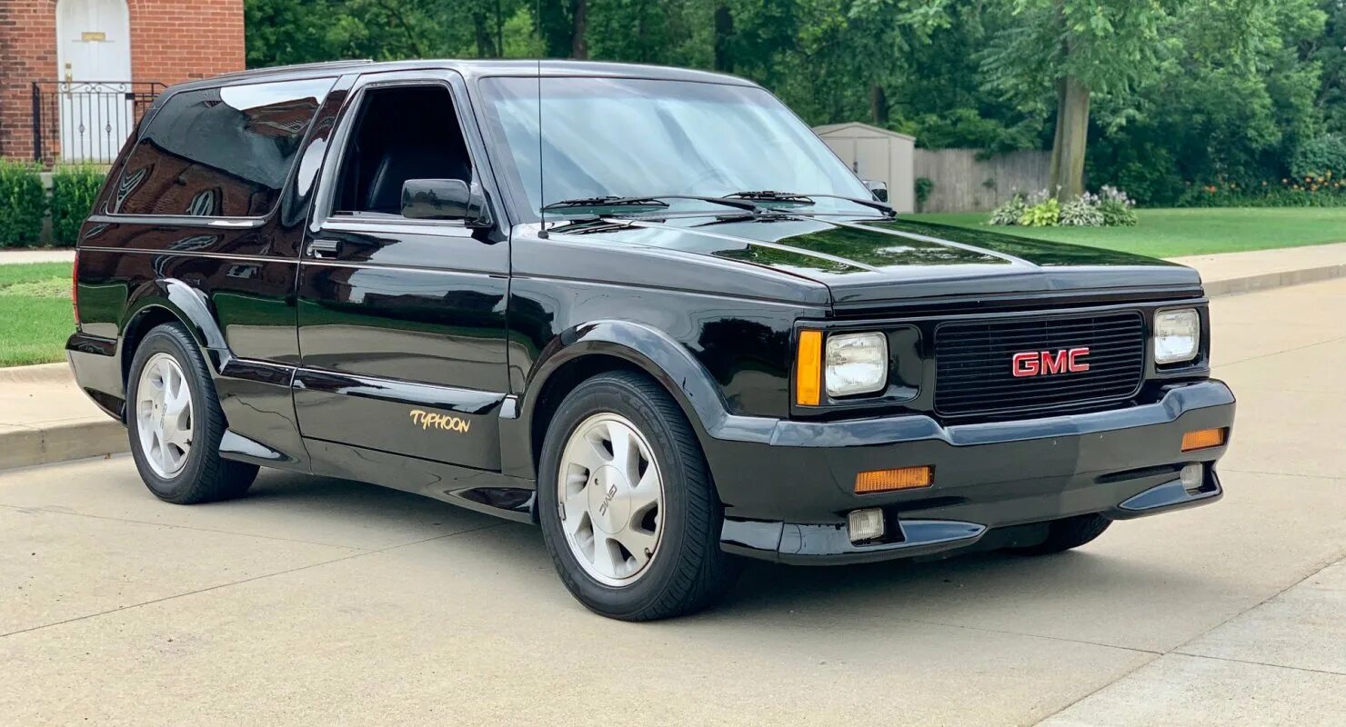 Gmc typhoon. GMC Typhoon 1993. 1992 GMC Typhoon. Автомобиль GMC Typhoon.