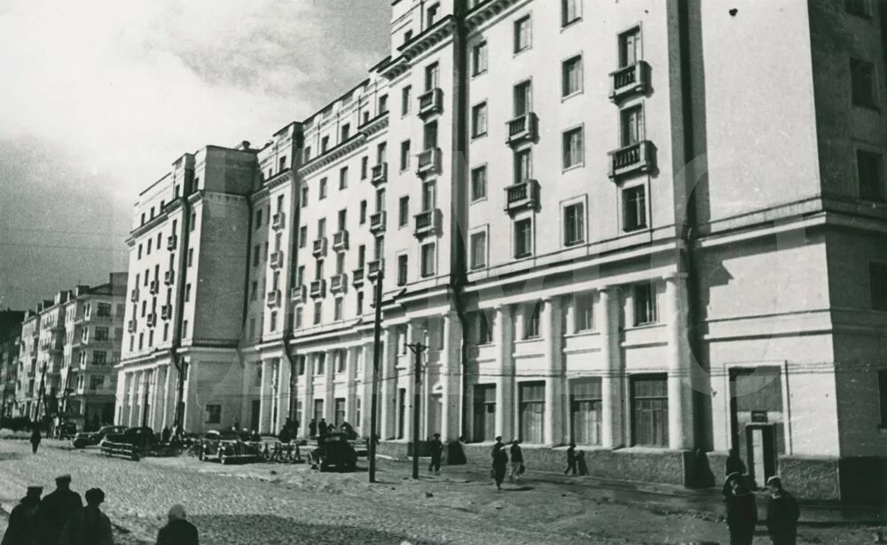 Мурманск сталинки. Ленина 78 мурманск. мурманск проспект сталина. проспект сталина мурманск 1956.