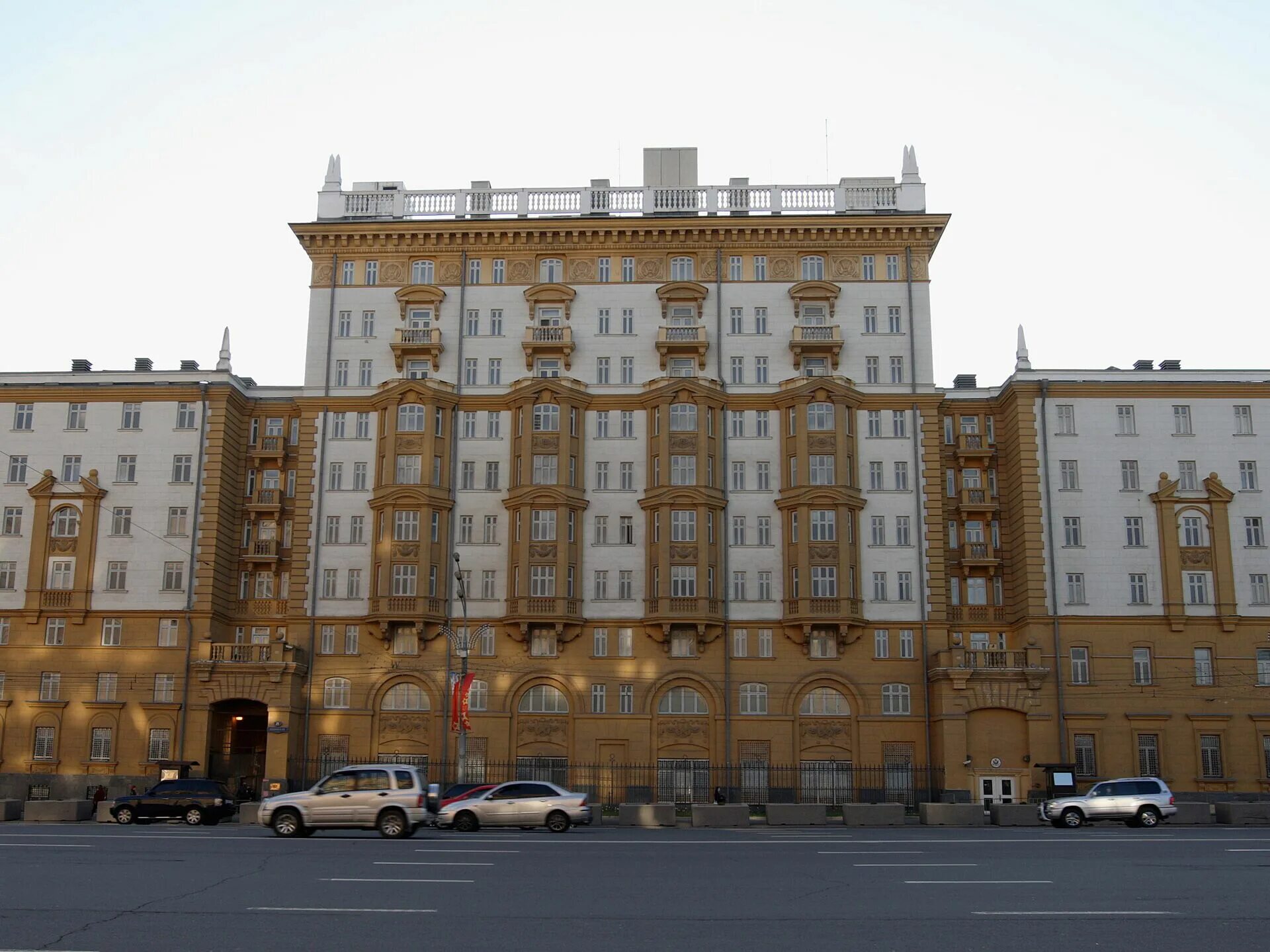 Us embassy in moscow