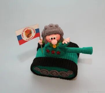 23 февраля крючком