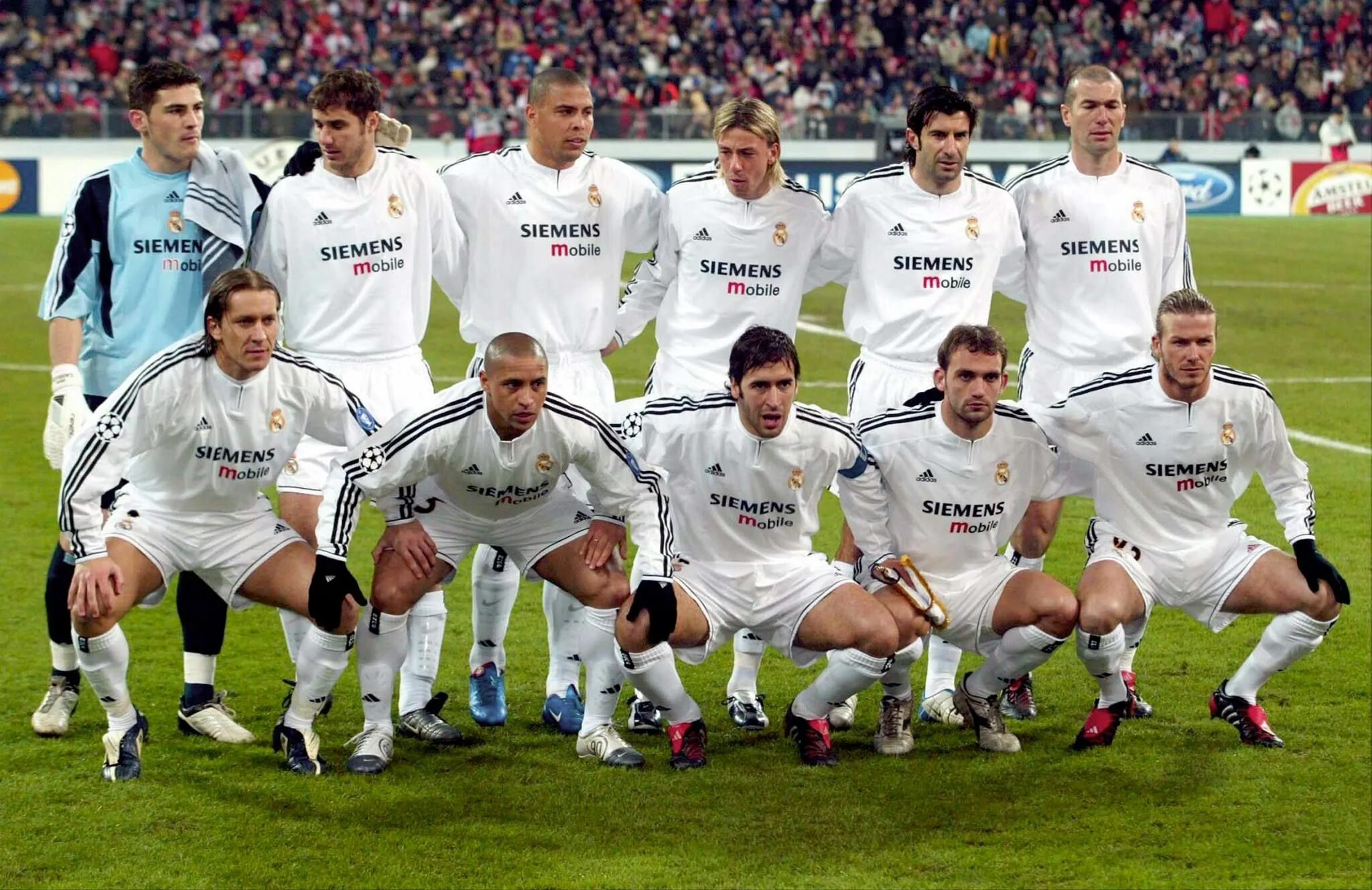 Реал мадрид 1998. Лига чемпионов 1999 2000 реал. Состав реала мадрида 1999. Реал победитель лч 2000. Реал мадрид 2000 год.