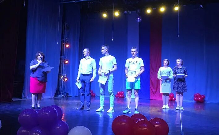 Марафон юности дорама. Молодость в никогда. Рассвет молодости дорама. Молодость в никогда. Молодость никогда не повторится дорама.