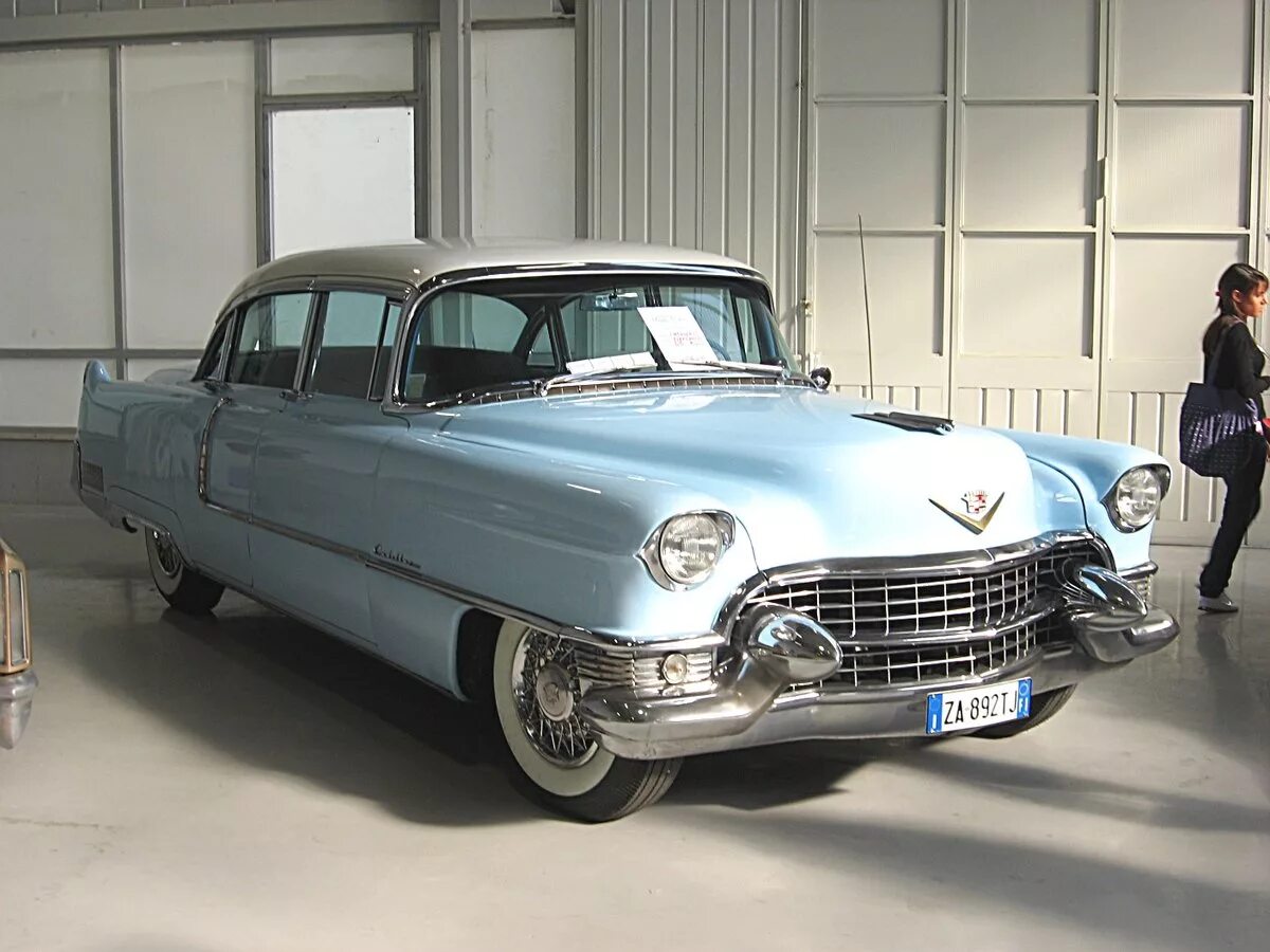 Cadillac series 62 club coupe (1948). Cadillac series 62. Cadillac series 60 special 1942. Кадиллак флитвуд 1954. Машины 50 60 года.