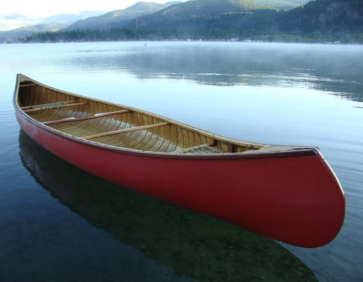 Каноэ это. Каное акира. Байдарка каноэ каяк. Каноэ это. Пирога лодка.