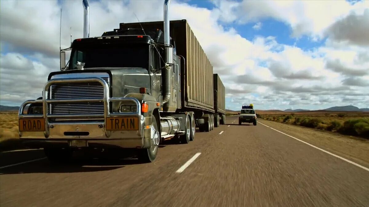 Грузовик-призрак / Road Train (2009. Road Train грузовик призрак. Грузовик-призрак Фредлайнер. Помочь фрэнку или догнать