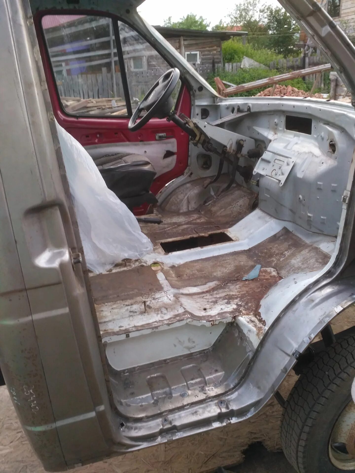 Кабина газель 3302 первой комплектации. Кабина газель 3302. Перевариваем кабину газель 3302. Порог кабины газель 3302. Сварка газель фермер кабина.