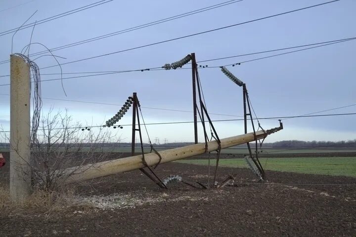 Зажимается с высоковольтным столбом - скачать картинки